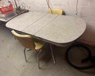 Kitchen Table 1950’s w/Chairs