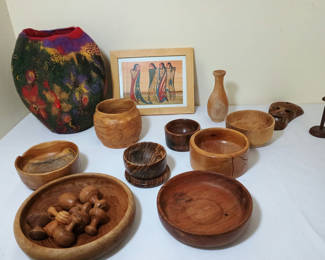 Lot 69: Wooden bowls, art