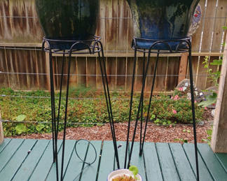 Lot 97: Ceramic planters, stands and art