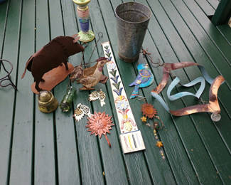 Lot 99: Garden art
