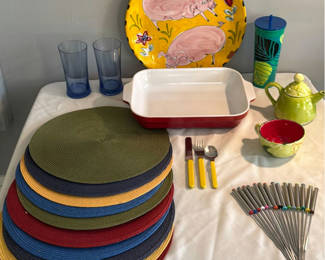 Lot 50: Assorted kitchenware and dining items