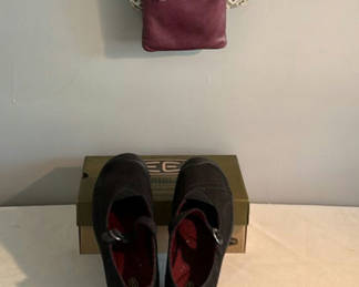 Lot 83: Patterned crossbody bag, Keen shoes, and leather gloves