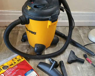 Lot 67: Shop vac