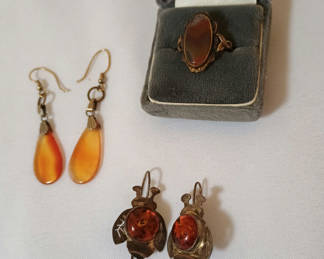 Lot 39: Earrings and ring