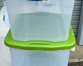 Lot 125: Clear Storage