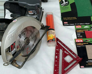 Lot 52: Power tools and sanding supplies