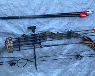 Lot 25: Bear Magnum Hunter crossbow with arrows and scope