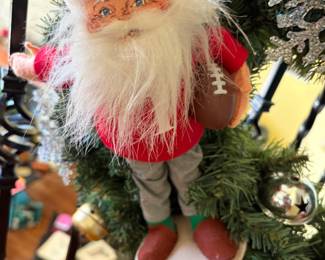 Christmas wreath with Anna Lee dolls attached