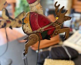 SANTA REINDEER PENDULUM BALANCE IRON TOY