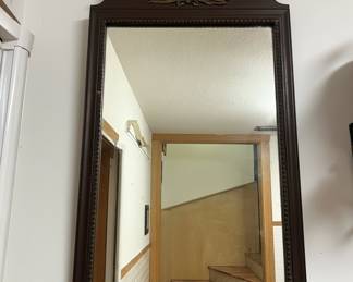 Federal-Style Eagle Crest Mahogany Wall Mirror