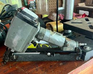 Vintage Senco SFN1 Pneumatic Finish Nailer