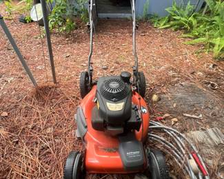 Husqvarna HU700F Self-Propelled Lawn Mower
