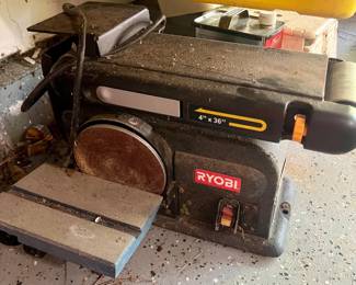 Ryobi 4 in. x 36 in. Belt and 6 in. Disc Sander (Model BD4601G)