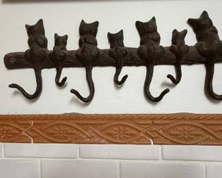 Cast Iron Cat Family Wall Hook Rack with 6 Hooks