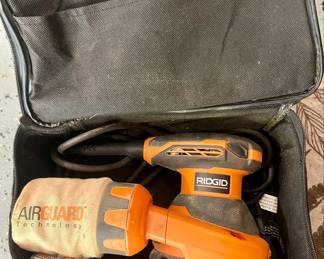 Ridgid R26011 5-Inch Corded Random Orbit Sander with AirGuard Technology