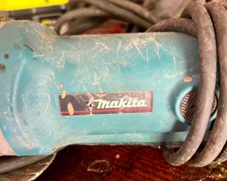 Makita 9557NB Corded Angle Grinder