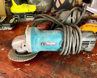 Makita 9557NB Corded Angle Grinder