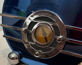 Crosley CR37 Bluebird Mirror Radio Reproduction
