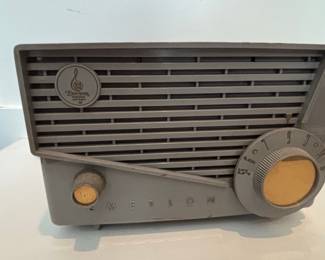Emerson Model 744B Tube Radio