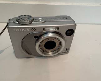 Sony Cyber-shot DSC-W1 Digital Camera