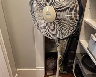 Cool Breeze 16-inch Oscillating Pedestal Fan