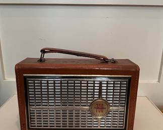 Silvertone 700 Transistor Radio