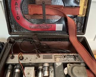 Zenith Universal Portable Radio Model 6G601ML