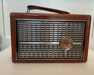 Silvertone 700 Transistor Radio