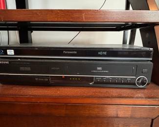 Samsung DVD-VR330 DVD Recorder and VCR Combo