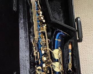 Mendini by Cecilio Alto Saxophone (Model MAS-BL)