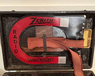 Zenith Universal Portable Radio Model 6G601ML