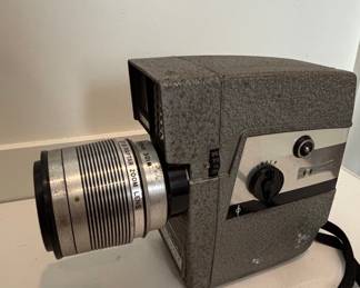Revere Eye-Matic 8mm Magazine Power Zoom Movie Camera Model 118-D