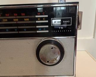 Longines Symphonette World Traveler 15 Transistor Radio
