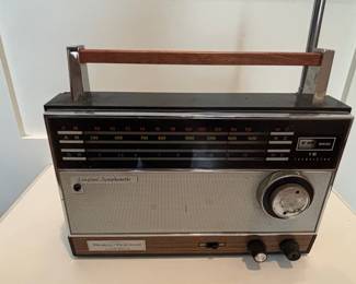 Longines Symphonette World Traveler 15 Transistor Radio