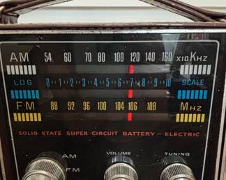Vintage Gran-Prix Solid State Portable AM/FM Radio