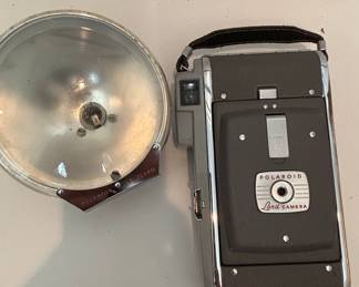 Polaroid Land Camera Model 80 (Highlander)
