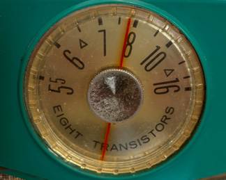 Vintage Emerson Model 888 Transistor Radio