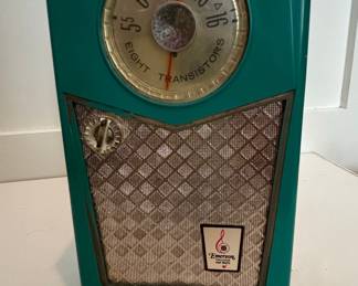 Vintage Emerson Model 888 Transistor Radio