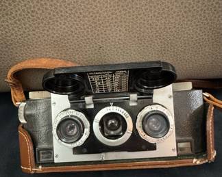 Stereo Realist 35mm Stereo Camera (Model 1041 f/3.5)