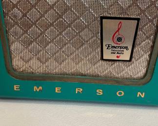 Vintage Emerson Model 888 Transistor Radio