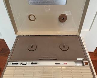 Aiwa TP-719 Solid State Portable Reel-to-Reel Tape Recorder