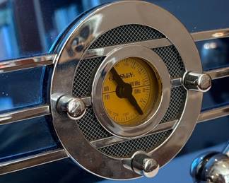 Crosley CR37 Bluebird Mirror Radio Reproduction