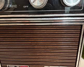 Vintage Gran-Prix Solid State Portable AM/FM Radio