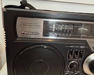 Panasonic RF-2200 8-Band Portable Radio