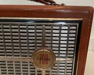 Silvertone 700 Transistor Radio