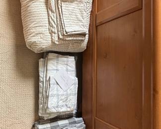 Assorted Bedding Sets (Twin XL Comforter Set, Twin XL Sheet Sets, Queen Complete Bedding Set)