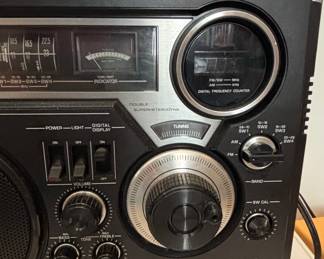 Panasonic RF-2200 8-Band Portable Radio