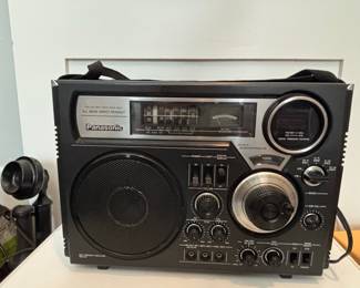 Panasonic RF-2200 8-Band Portable Radio