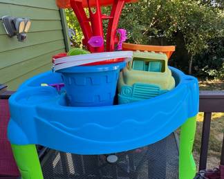 Step2 Summer Showers Splash Tower Water Table
