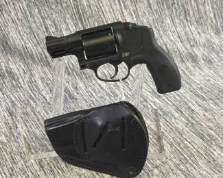  SMITH AND WESSON BODYGUARD 38SPE. REVOLVER PISTOL TRANS#4522